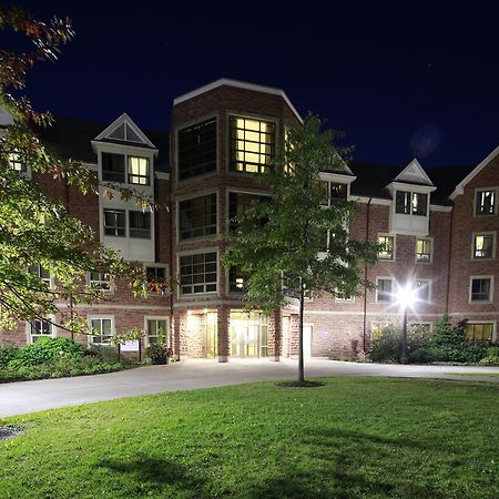 Mount Allison Summer Accommodations Sackville Bagian luar foto