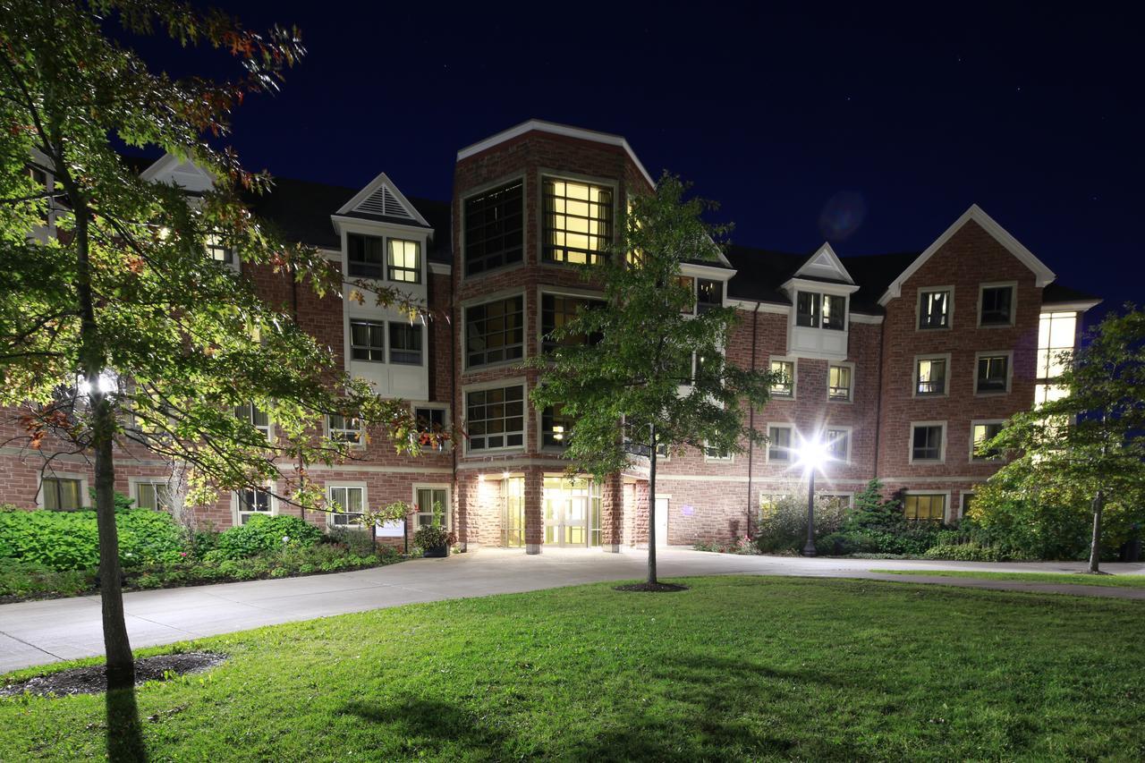 Mount Allison Summer Accommodations Sackville Bagian luar foto