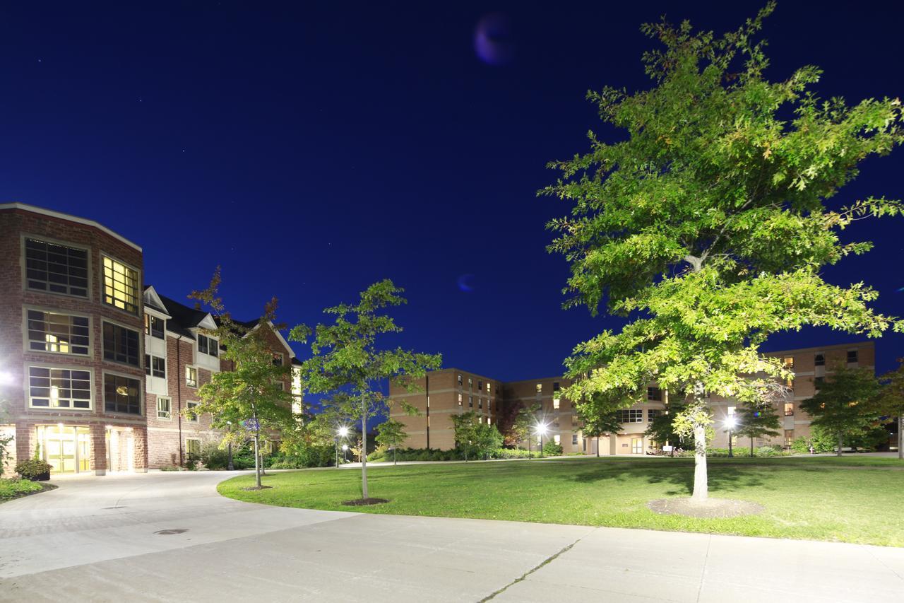 Mount Allison Summer Accommodations Sackville Bagian luar foto