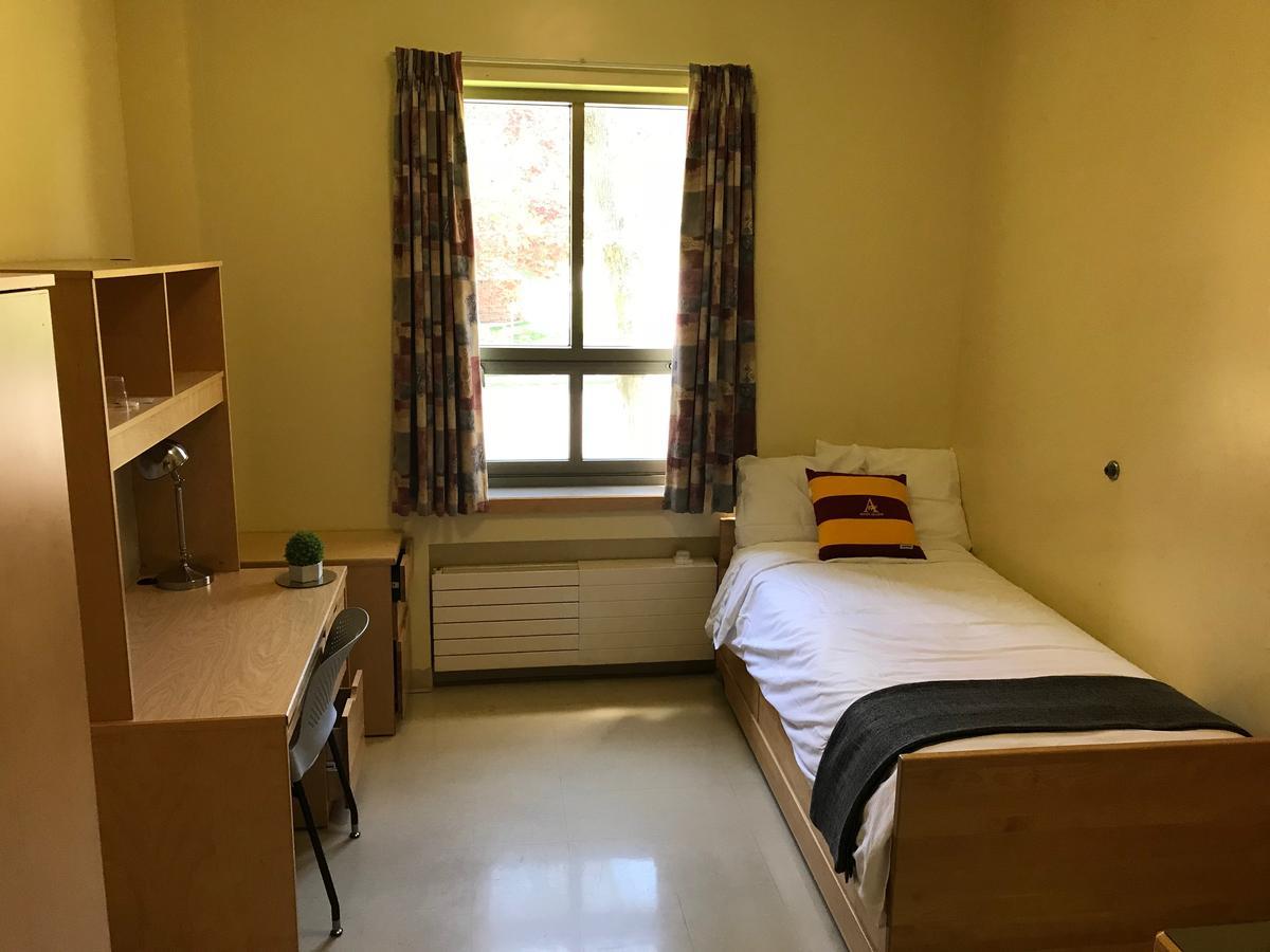 Mount Allison Summer Accommodations Sackville Bagian luar foto